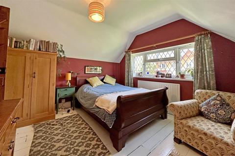 2 bedroom cottage for sale, Brook Road, Wormley *NO ONWARD CHAIN*