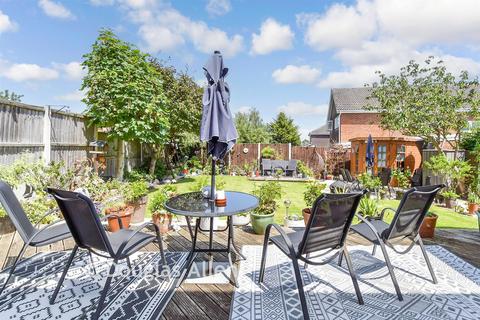 4 bedroom detached house for sale, Alma Close, Wickford, Essex