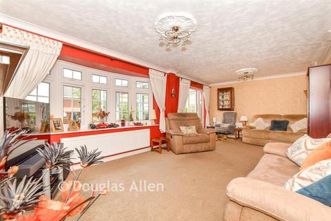4 bedroom detached house for sale, Alma Close, Wickford, Essex