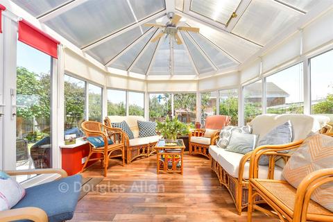 4 bedroom detached house for sale, Alma Close, Wickford SS12