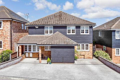 4 bedroom detached house for sale, Alma Close, Wickford SS12