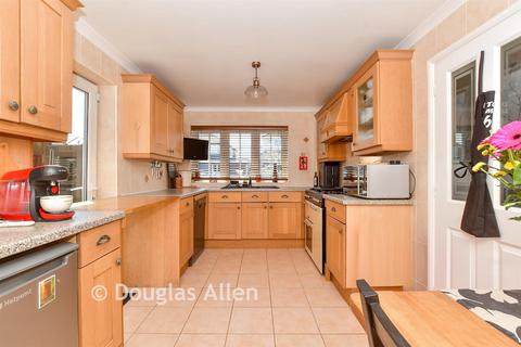 4 bedroom detached house for sale, Alma Close, Wickford SS12