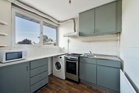 Brent Lea, Brentford, TW8