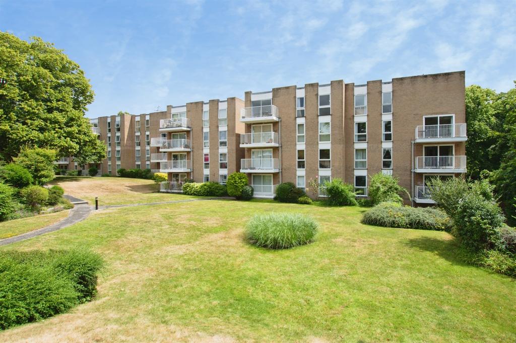 2 bedroom flat for sale