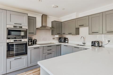 4 bedroom detached house for sale, Kings Cross Lane, South Nutfield, Redhill