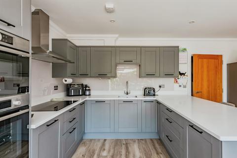 4 bedroom detached house for sale, Kings Cross Lane, South Nutfield, Redhill