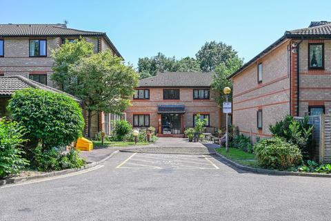 Walker Close, Ealing, London, W7