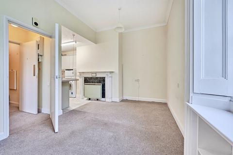 1 bedroom retirement property for sale, Farmadine House, Saffron Walden