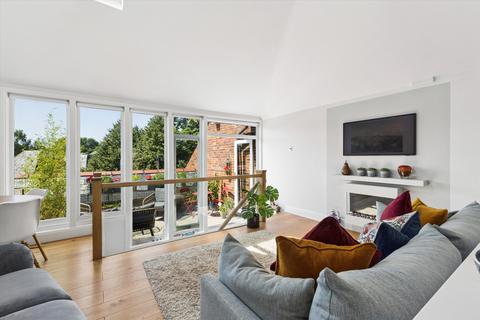 2 bedroom end of terrace house for sale, Wharf Hill, Winchester, Hampshire SO23