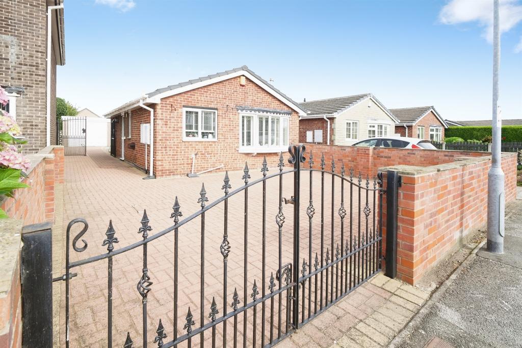 2 bedroom detached bungalow for sale