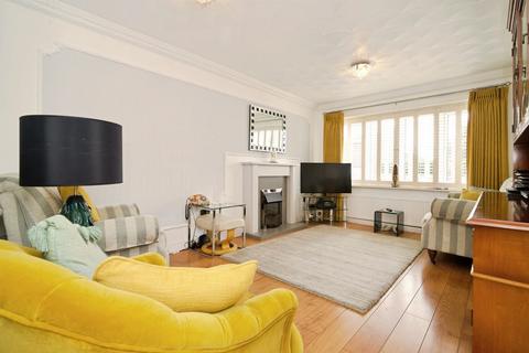 2 bedroom detached bungalow for sale, Buckingham Way, Royston, Barnsley