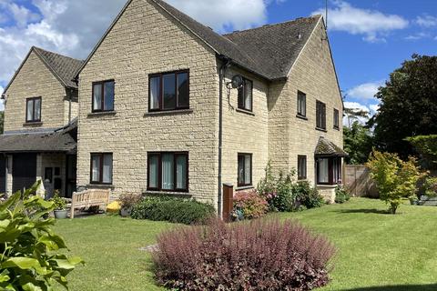 2 bedroom flat for sale, Pegasus Court, Bourton-On-The-Water, Cheltenham