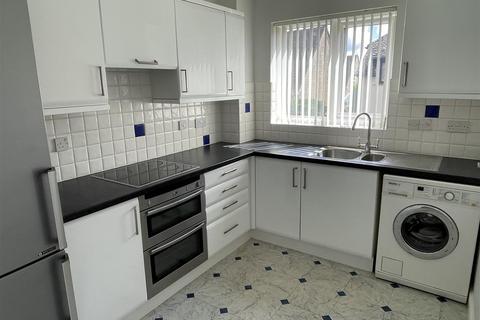 2 bedroom flat for sale, Pegasus Court, Bourton-On-The-Water, Cheltenham