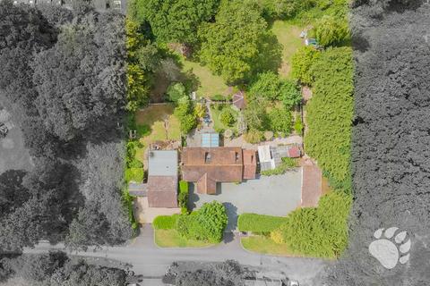 6 bedroom chalet for sale, Canford Avenue, Wickford SS12