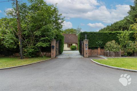 6 bedroom chalet for sale, Canford Avenue, Wickford SS12