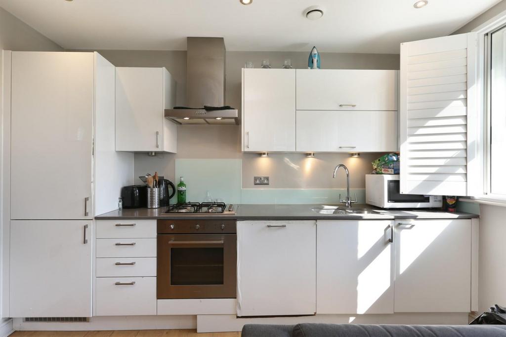 Apartment in London, London Borough of Southwark - View 2