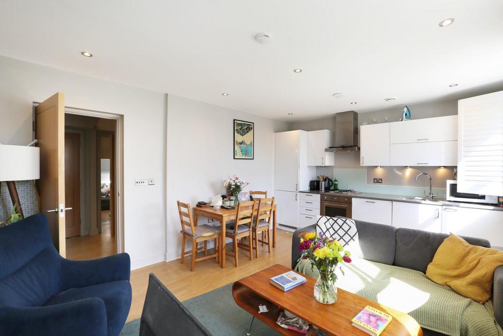 Apartment in London, London Borough of Southwark - View 4