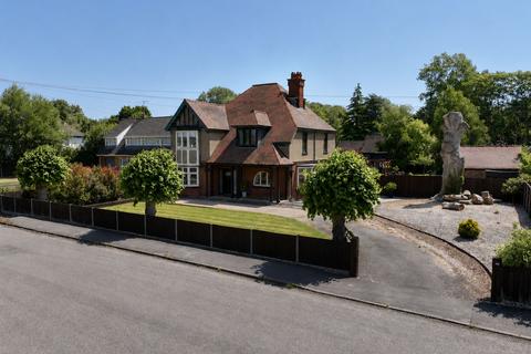6 bedroom detached house for sale, 48 New Road, Sutton Bridge, PE12