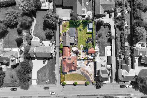 6 bedroom detached house for sale, 48 New Road, Sutton Bridge, PE12