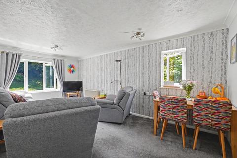2 bedroom apartment for sale, Barkers Court, Sittingbourne, Kent, ME10 1LW