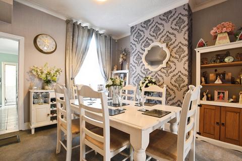 2 bedroom terraced house for sale, Lee Street, Hull
