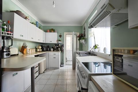 2 bedroom terraced house for sale, Lee Street, Hull