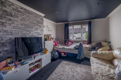 2 bedroom flat for sale, Lentran Street, Glasgow G34