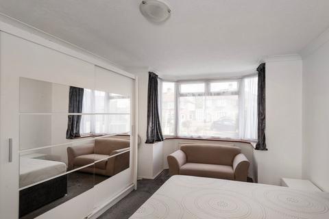 3 bedroom semi-detached house for sale, Chessington Avenue, Bexleyheath, DA7