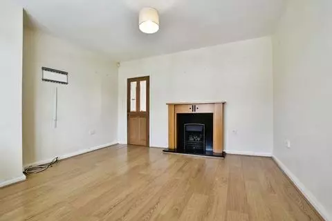3 bedroom end of terrace house for sale – pohled 3