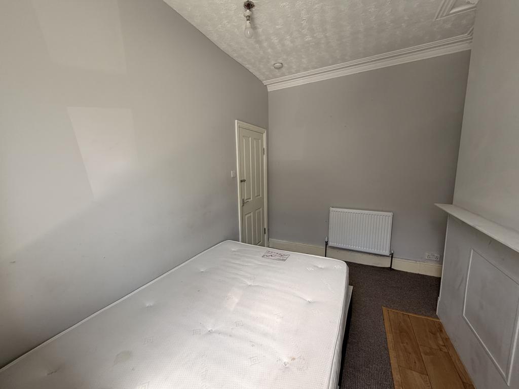 Ashley Avenue, Leeds LS9 - View 5