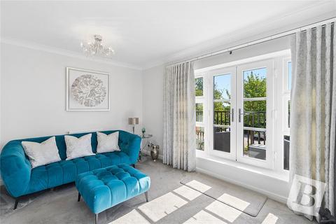2 bedroom apartment for sale, Deyncourt Gardens, Upminster, RM14