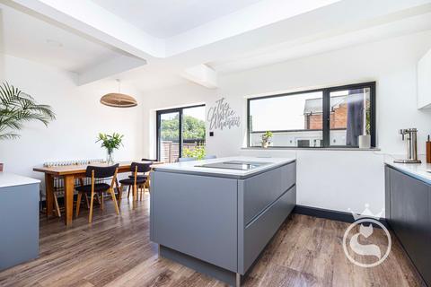 4 bedroom detached house for sale, Langdon Road, Poole BH14