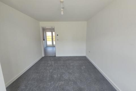 3 bedroom detached house to rent, Oak Road, Garden City, Deeside, Flintshire, CH5