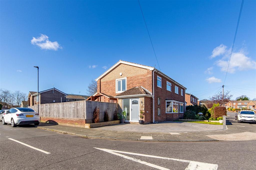 Broomley Walk, Red House Farm, NE3 2BH, Newcastle Upon Tyne