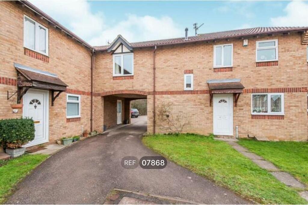 1 bedroom coach house to rent