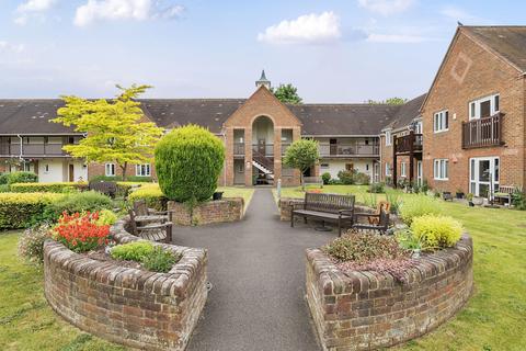 2 bedroom flat for sale, Adams Way, Alton, Hampshire, GU34