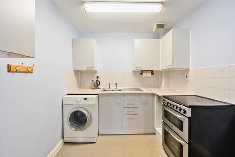 2 bedroom flat for sale, Adams Way, Alton, Hampshire, GU34