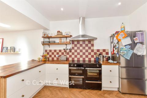 4 bedroom terraced house for sale, Fawcett Road, Southsea PO4