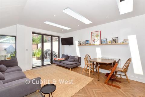 4 bedroom terraced house for sale, Fawcett Road, Southsea PO4