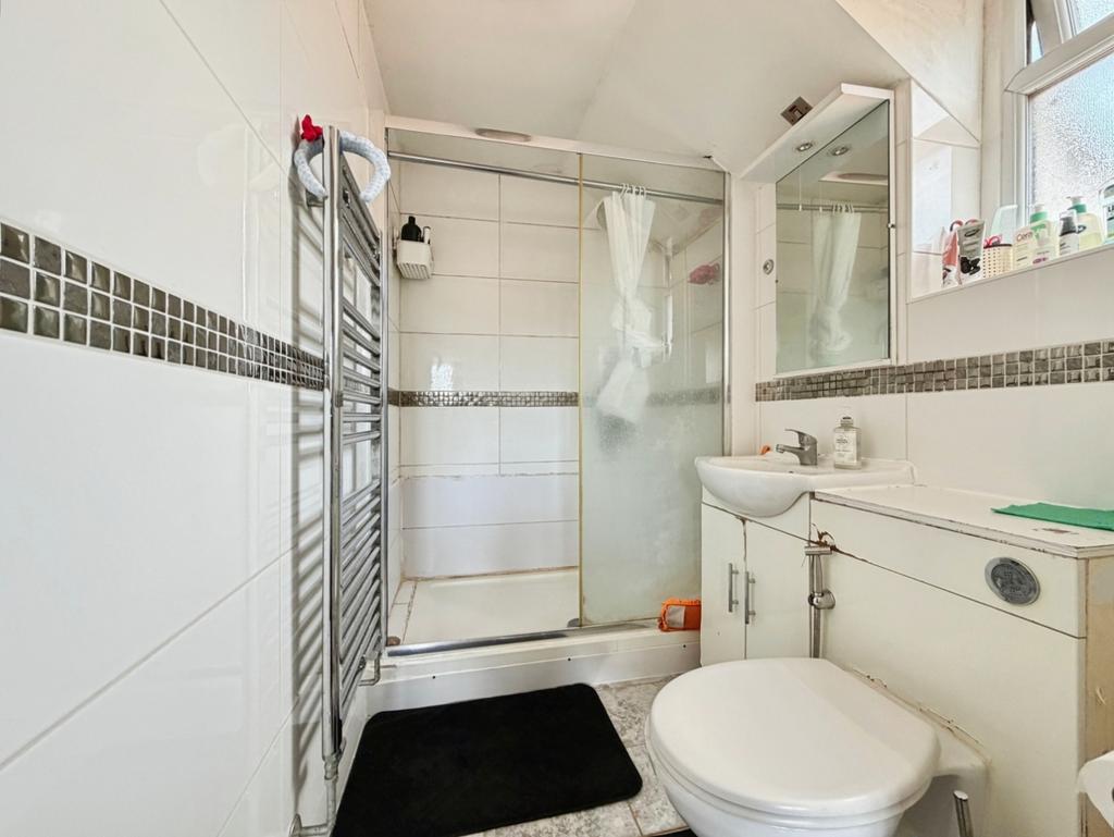 Apartment in Hounslow - More