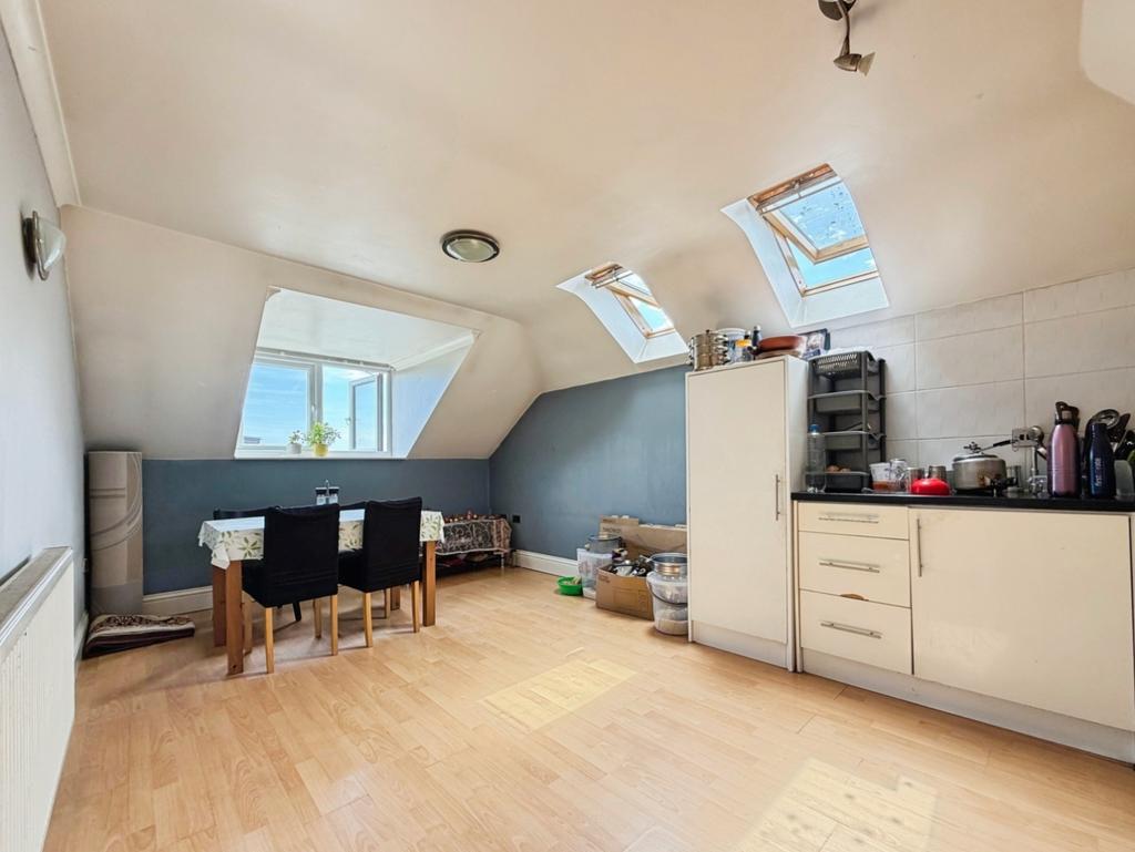 Apartment in Hounslow - View 2