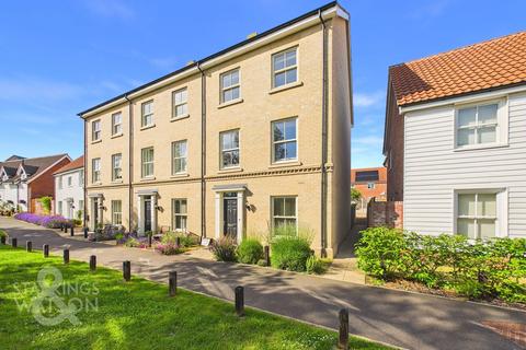 4 bedroom end of terrace house for sale, Kingfisher Mead, Wymondham