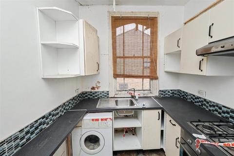 2 bedroom maisonette for sale, Church Hill Road, London