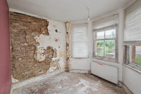2 bedroom maisonette for sale, Church Hill Road, London