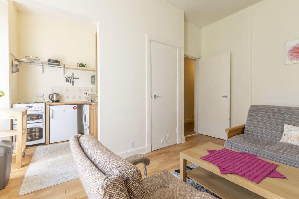 Apartment in Edinburgh, Abbeyhill, Old Town - View 2