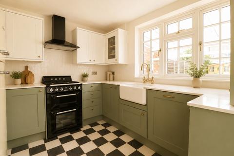 2 bedroom terraced house for sale, Haywood Road, Bromley BR2