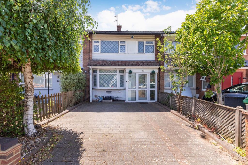 Detached house exterior, driveway