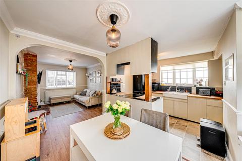 2 bedroom semi-detached house for sale, Green Walk, Crayford, Dartford