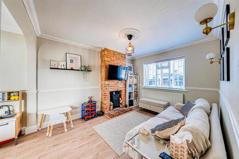 2 bedroom semi-detached house for sale, Green Walk, Crayford, Dartford