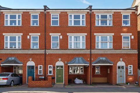 Kingston Road, Raynes Park, London, SW20